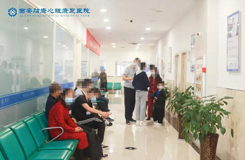 国庆会诊首日丨直击北京专家会诊现场，众多患者慕名而来！你预约了吗